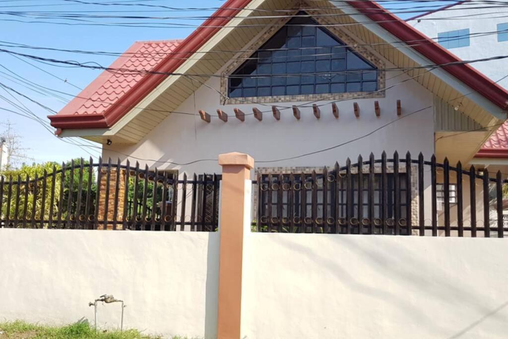 Resthouse Fully Airconditioned W/ Private Parking Villa Tuguegarao City Buitenkant foto